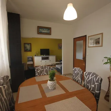 Danica Diklo / Very Close To The Beach Apartamento *